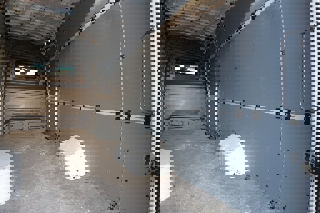 Used 2023 Mercedes-Benz Sprinter 4500 w/ Acoustic Package image 21