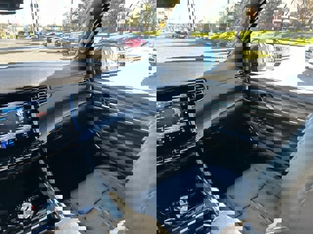 Used 2023 Jeep Wagoneer L Series II image 16