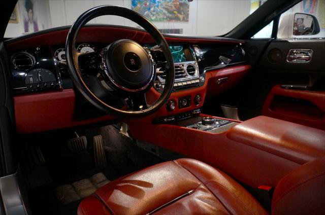 Used 2015 Rolls-Royce Wraith image 14