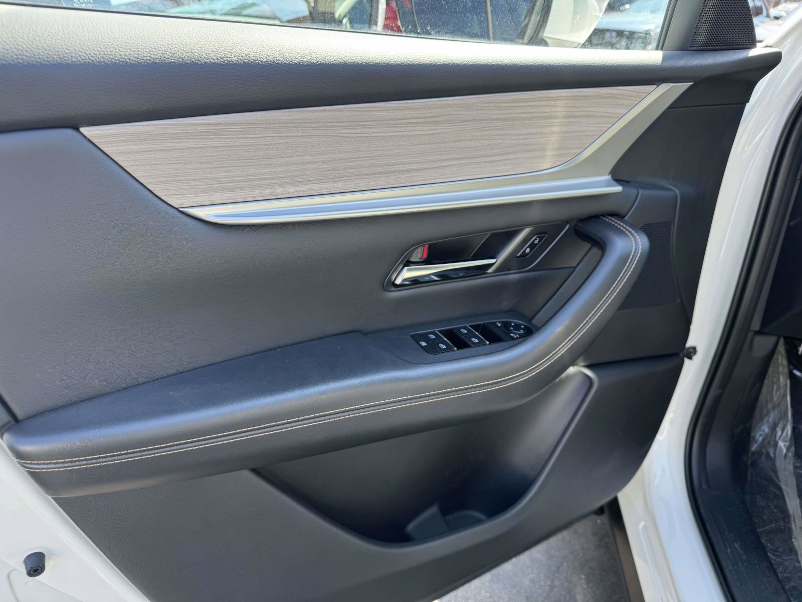 Certified 2025 MAZDA CX-90 Plug-In Hybrid w/ Preferred image 15