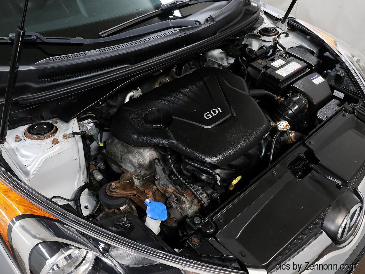 Used 2016 Hyundai Veloster FWD image 33