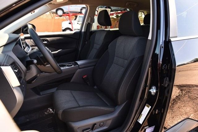 Certified 2025 Nissan Rogue SV image 19