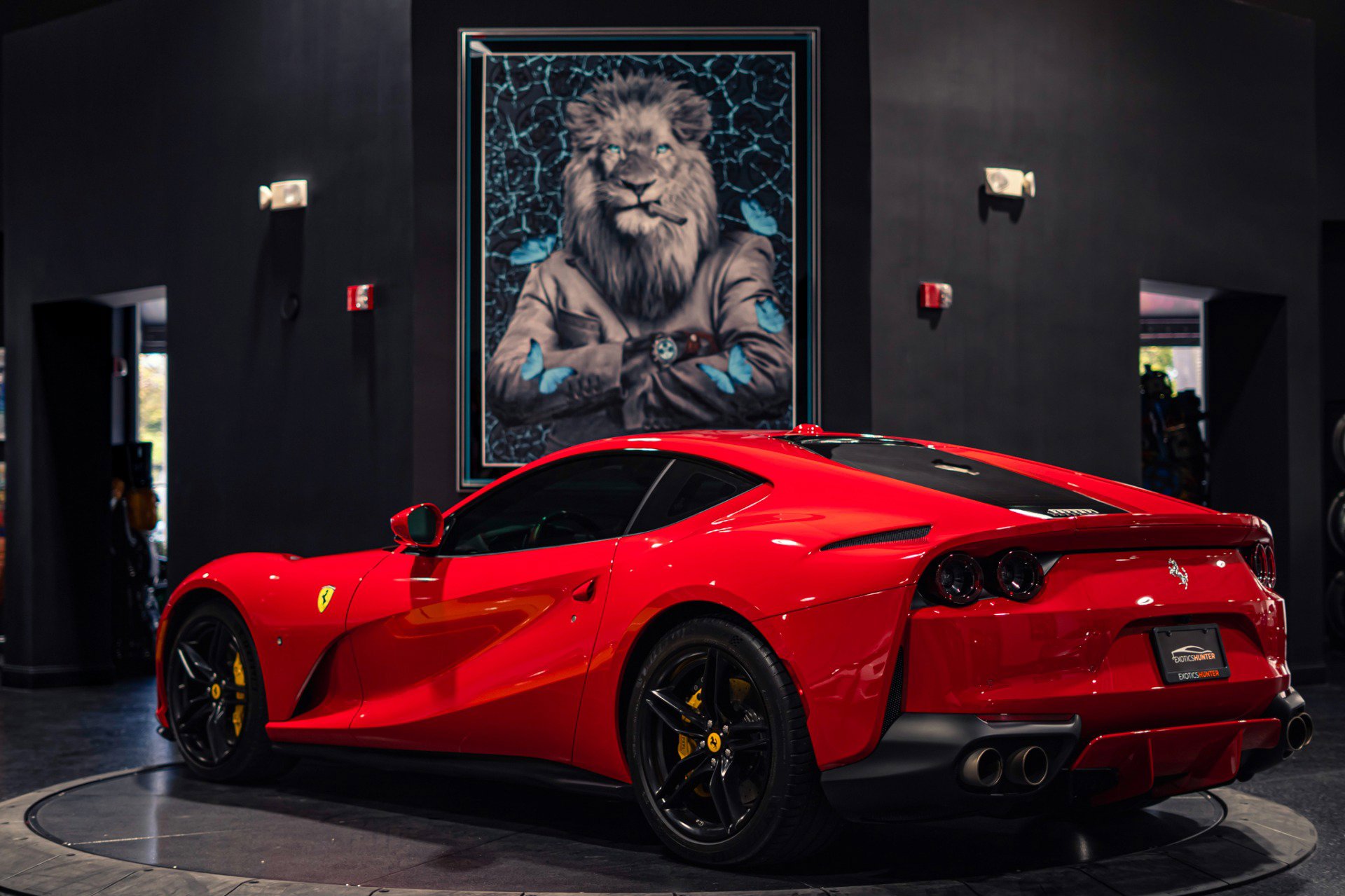 Used 2020 Ferrari 812 Superfast RWD image 7