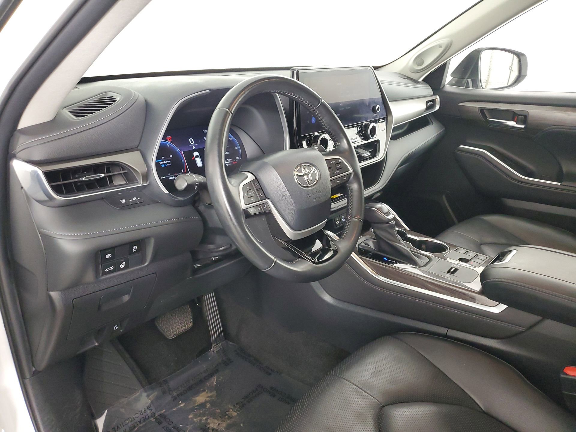 Used 2023 Toyota Highlander Limited image 27