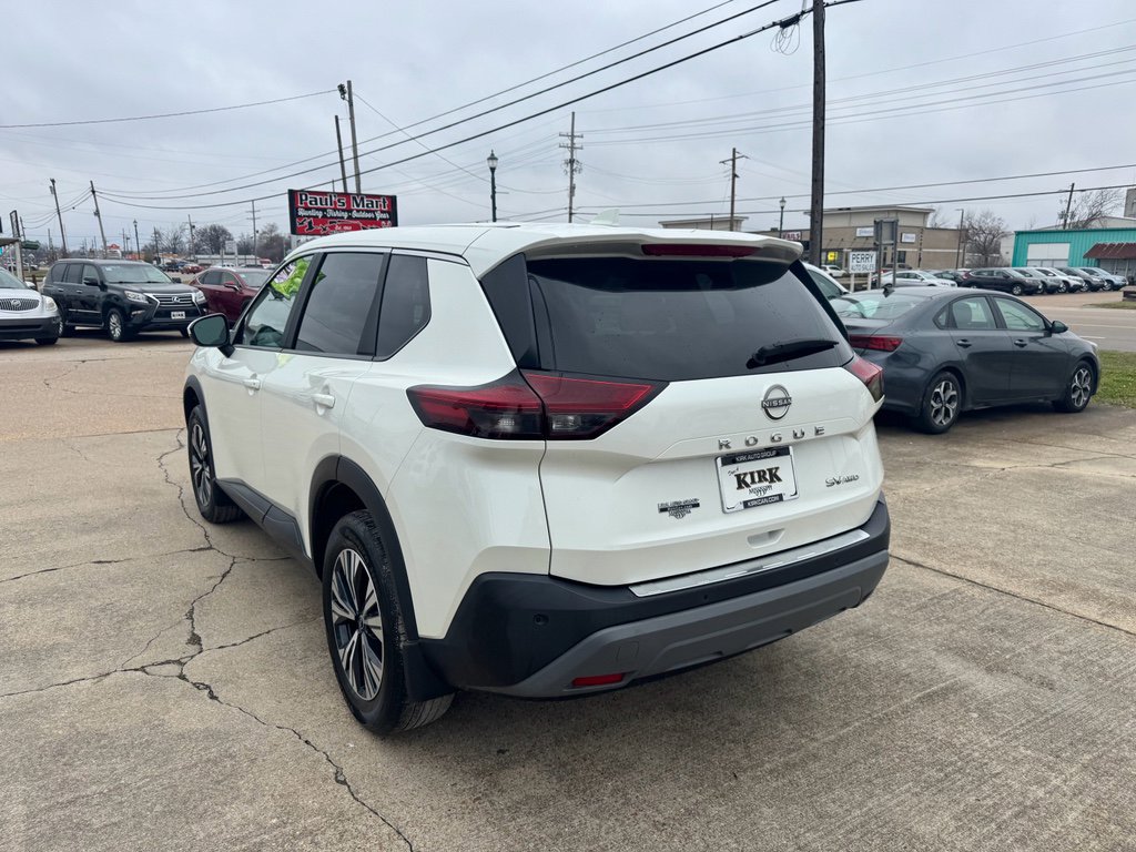 Used 2023 Nissan Rogue SV image 3