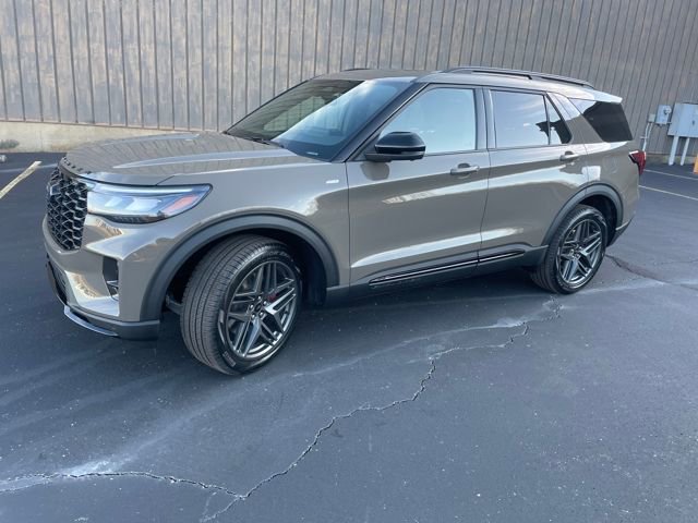 New 2026 Ford Explorer ST-Line w/ ST-Line Street Pack image 8