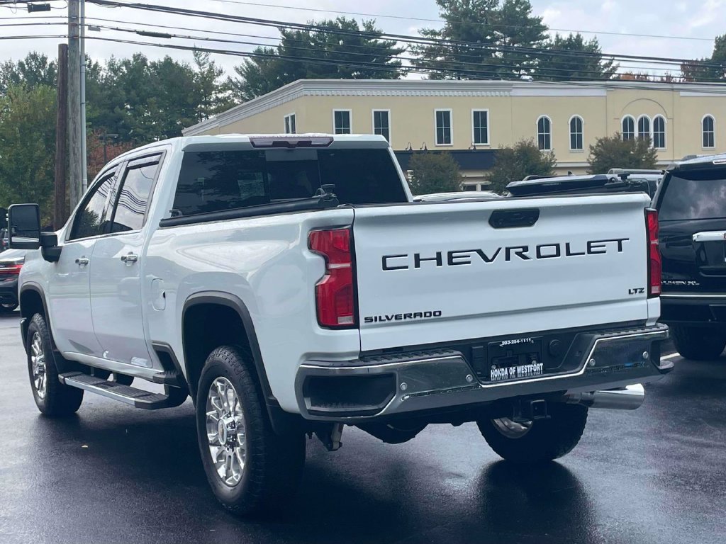 Used 2024 Chevrolet Silverado 3500 LTZ w/ LTZ Convenience Package AWD/4WD image 6