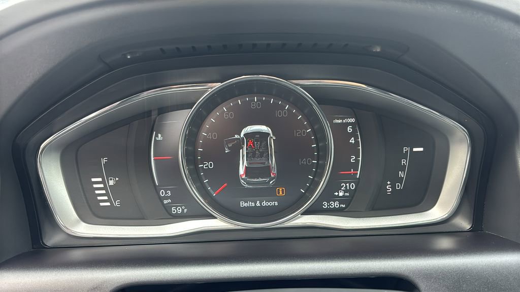 Used 2017 Volvo XC60 T6 Dynamic w/ Preferred Option Package image 15
