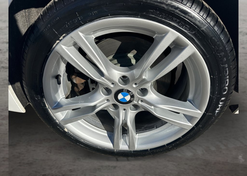 Used 2017 BMW 330i xDrive Sedan AWD/4WD image 19