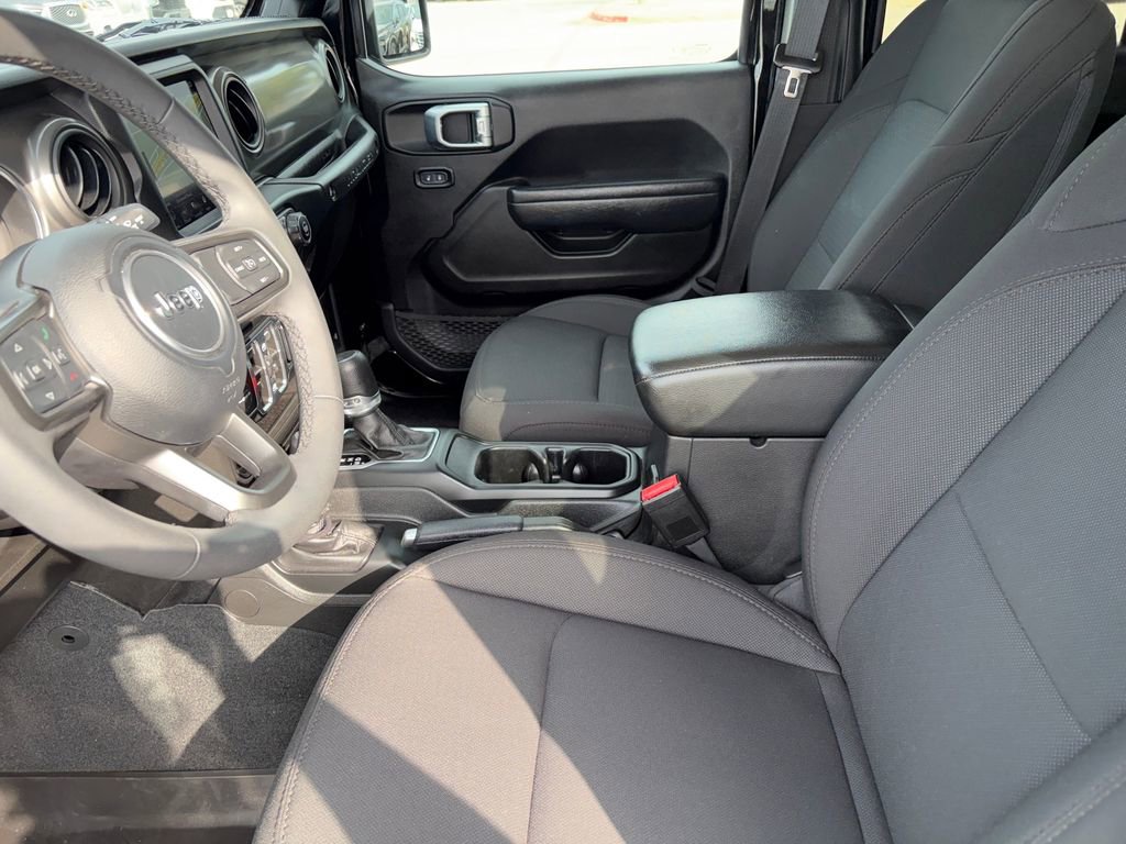 Used 2023 Jeep Wrangler Unlimited w/ 8.4" Radio Group AWD/4WD image 9