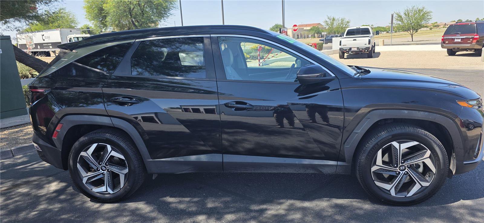 Used 2022 Hyundai Tucson SEL w/ Convenience + Premium Package AWD/4WD image 4