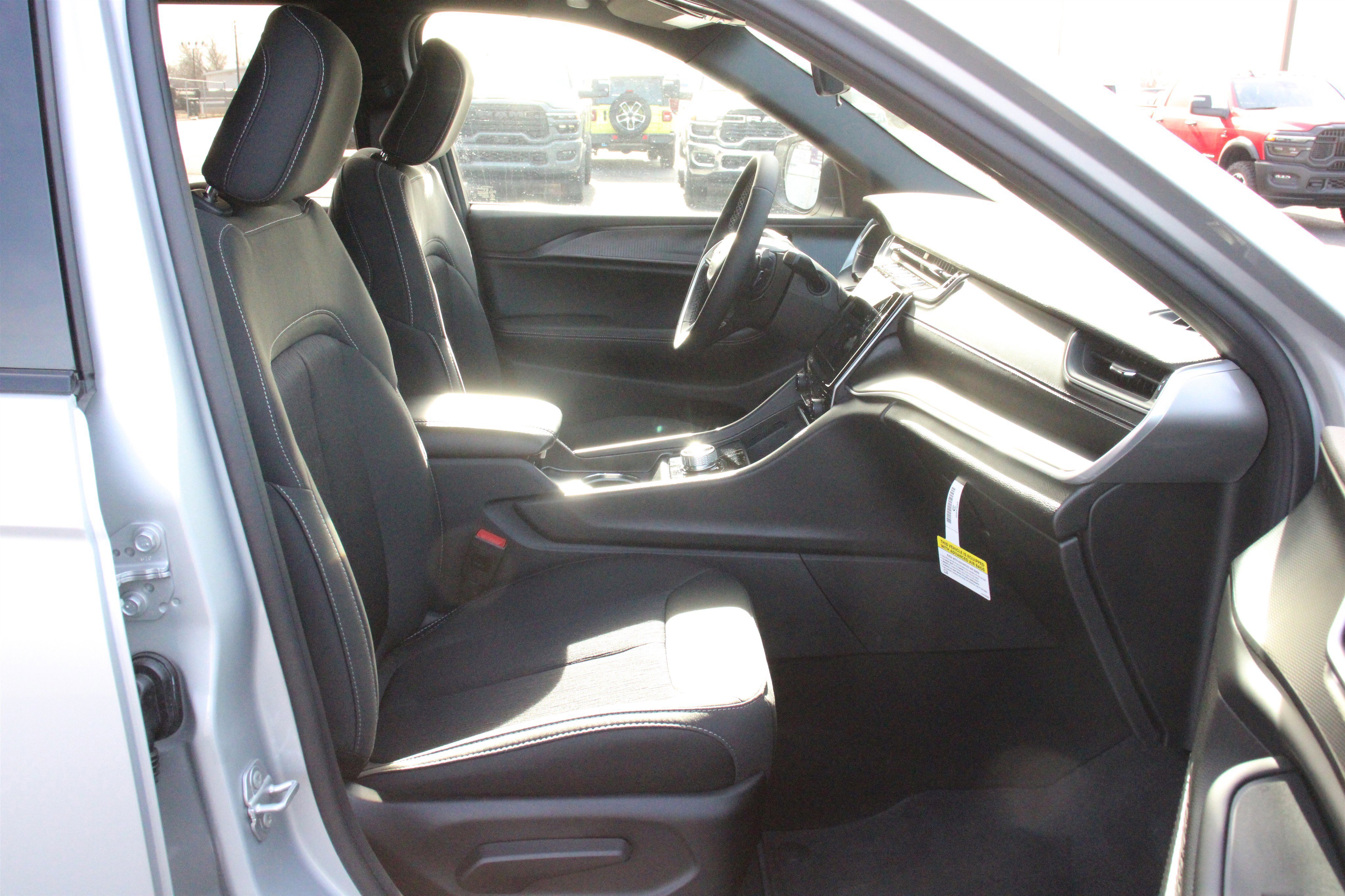 New 2025 Jeep Grand Cherokee Laredo X image 24