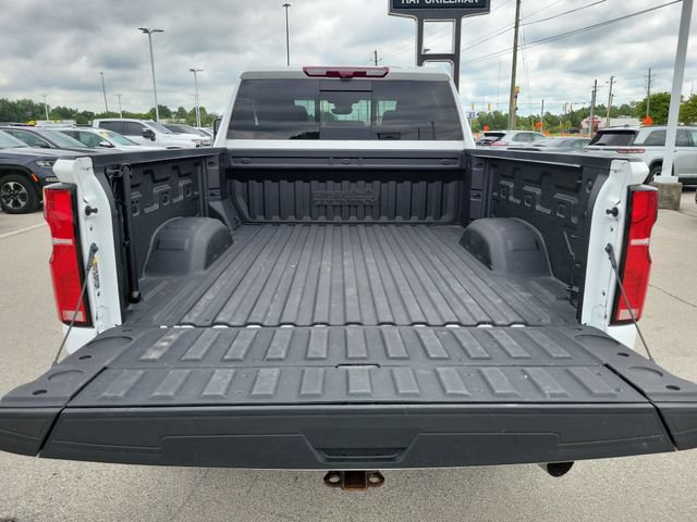 Used 2024 Chevrolet Silverado 2500 High Country w/ Technology Package AWD/4WD image 9