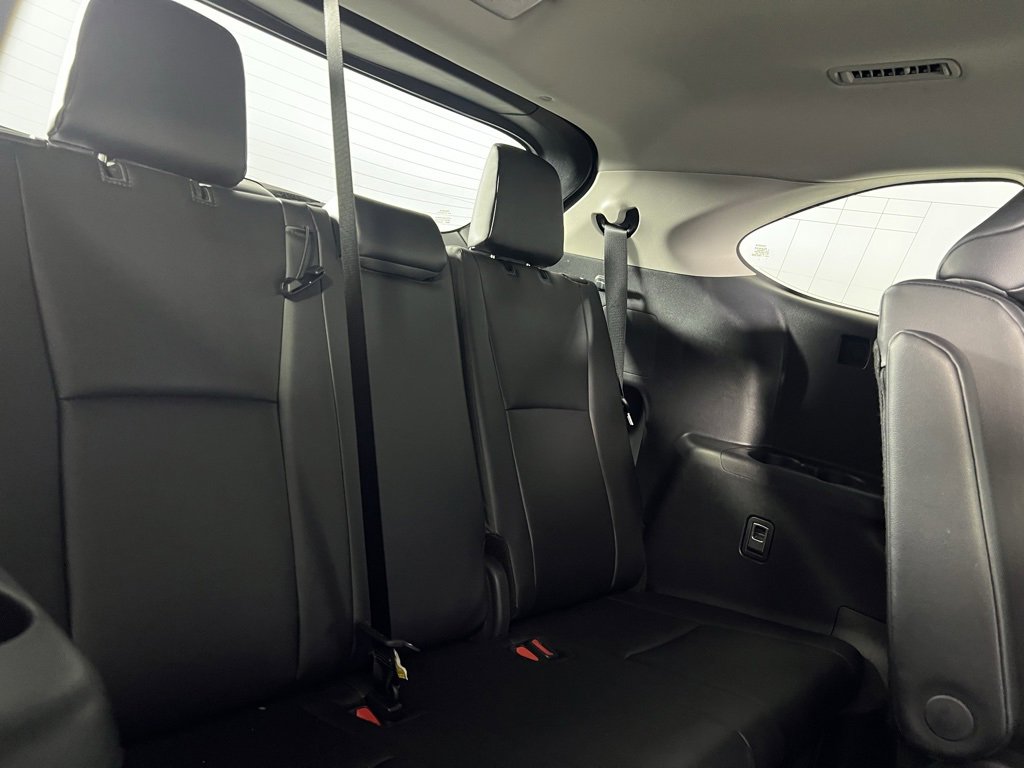Used 2025 Toyota Highlander XLE image 28
