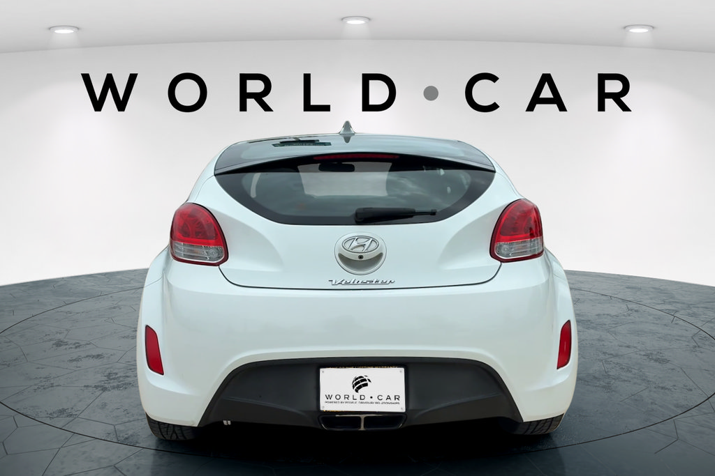 Used 2016 Hyundai Veloster FWD image 13