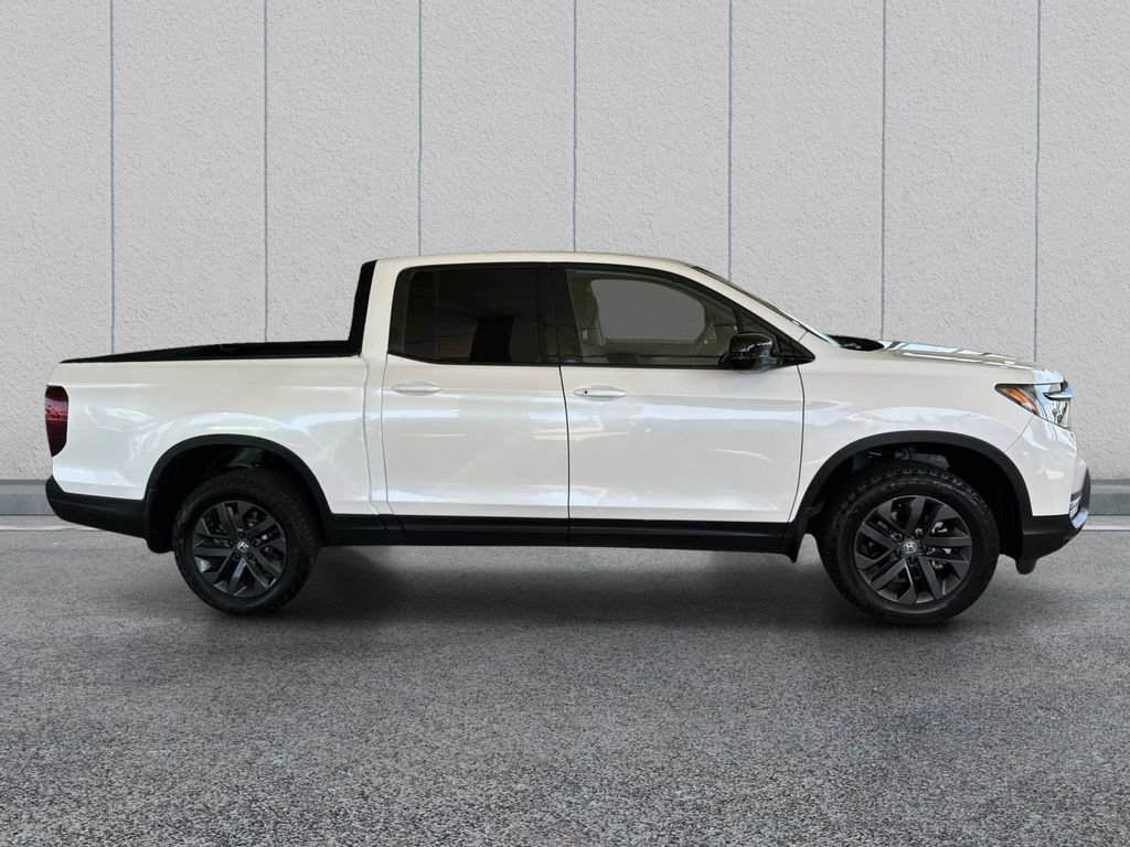 Used 2025 Honda Ridgeline Sport image 5