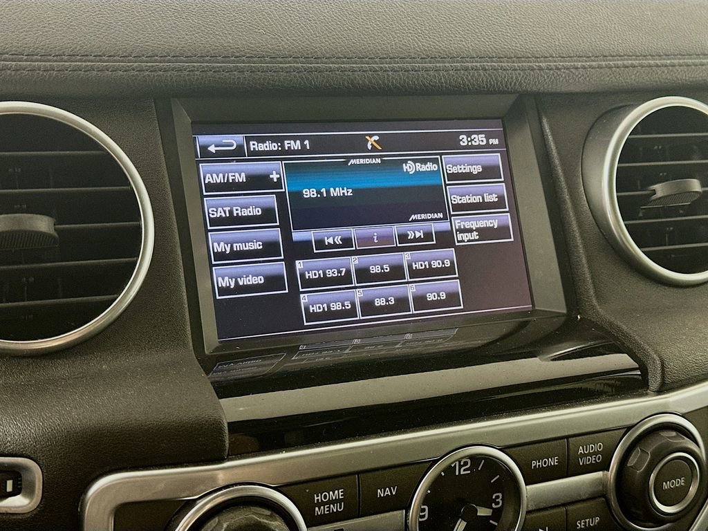 Used 2016 Land Rover LR4 HSE image 17