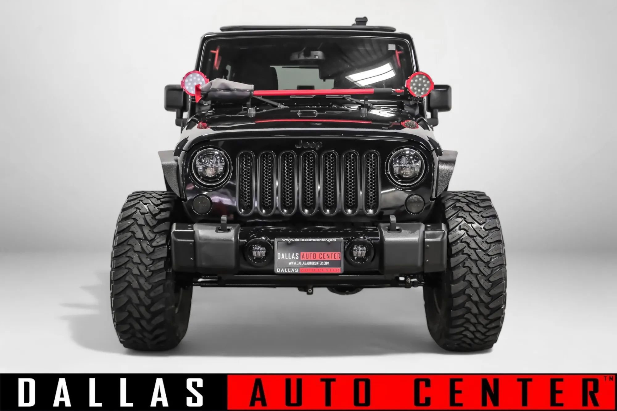 Used 2014 Jeep Wrangler Unlimited Sahara image 2