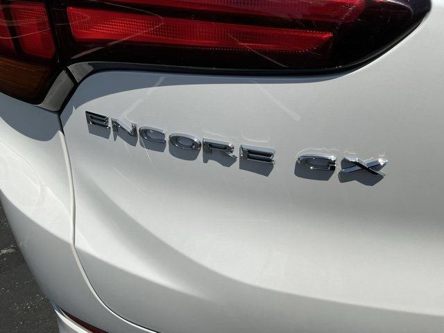 Used 2022 Buick Encore GX Select w/ Sport Touring Package FWD image 6