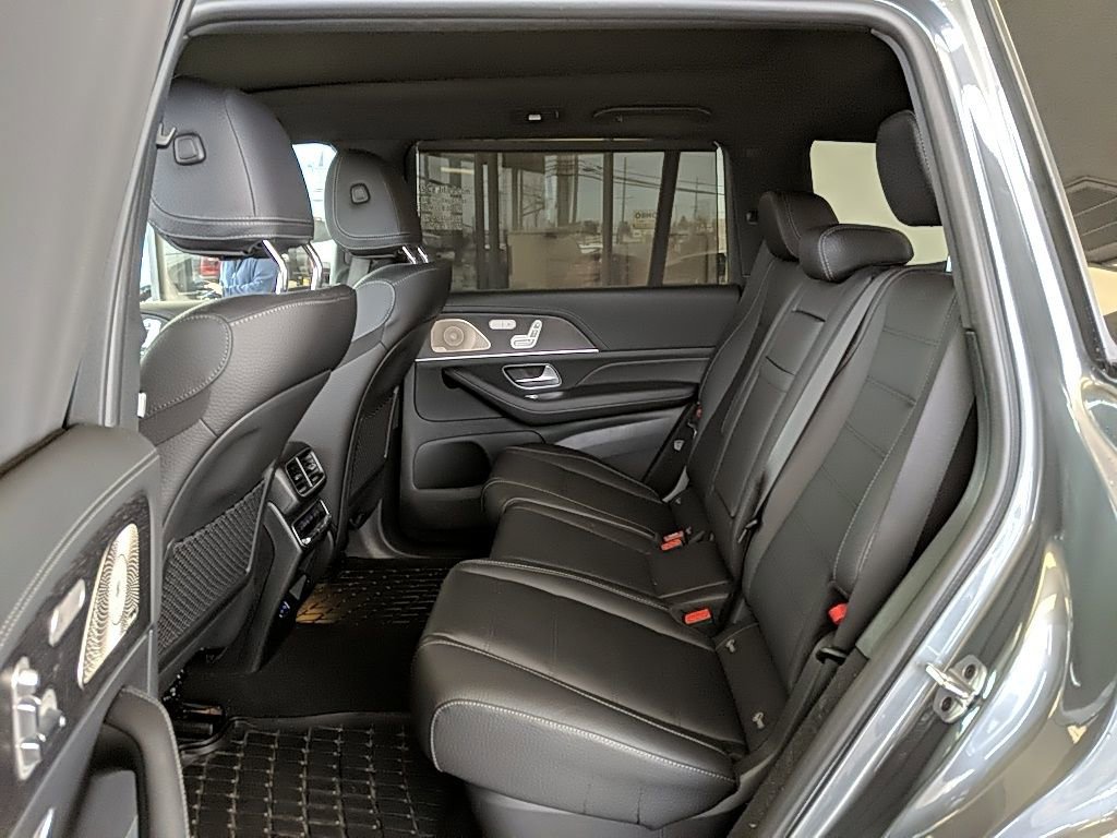 Used 2025 Mercedes-Benz GLS 450 4MATIC image 14