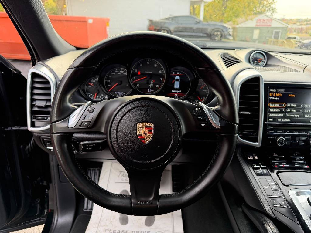 Used 2014 Porsche Cayenne Platinum Edition AWD/4WD image 14