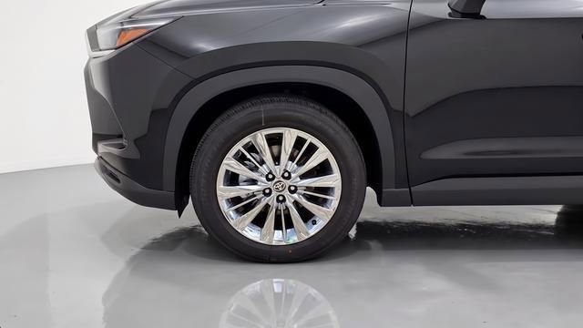 Used 2026 Toyota Grand Highlander AWD image 14