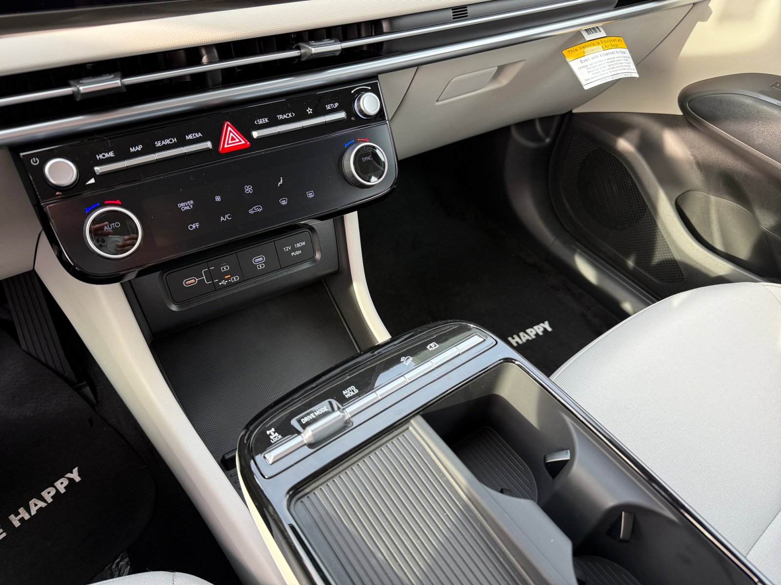 New 2026 Hyundai Tucson Blue SE image 13