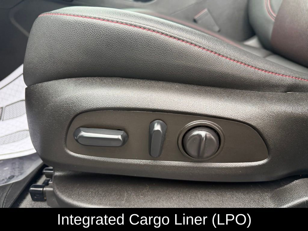 Used 2022 Chevrolet Blazer RS w/ Enhanced Convenience Package image 16