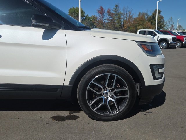 Used 2016 Ford Explorer Sport AWD/4WD image 4