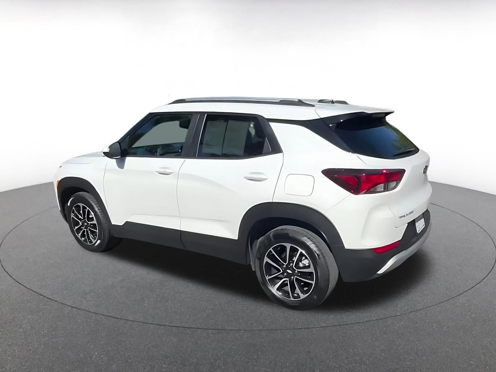 Used 2025 Chevrolet TrailBlazer LT FWD image 10