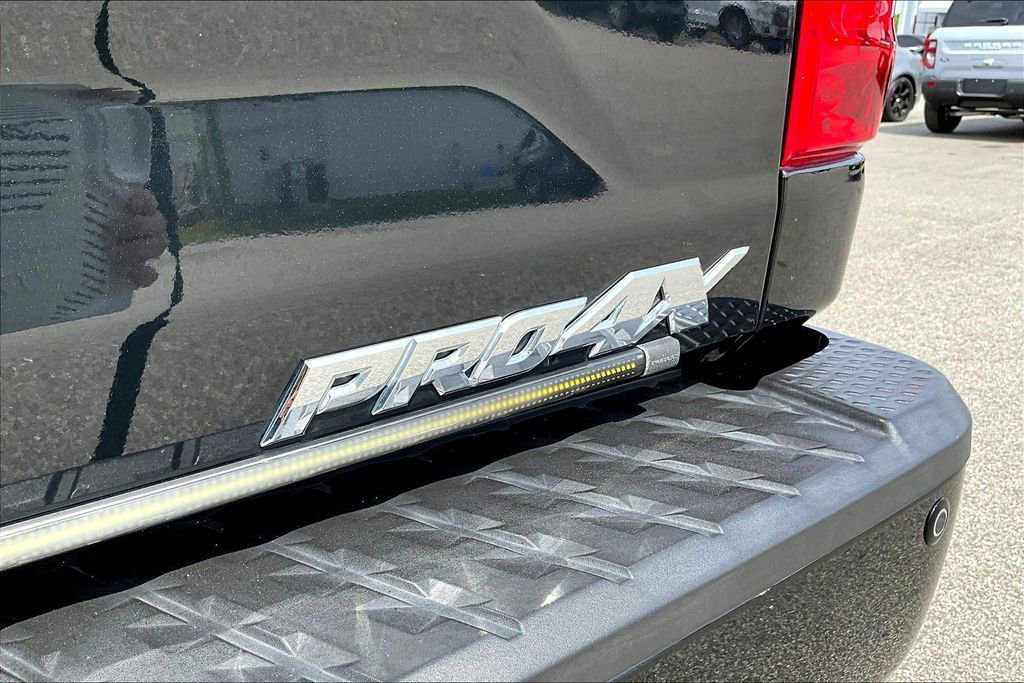 Used 2018 Nissan Titan PRO-4X w/ Pro-4x Convenience Package image 27