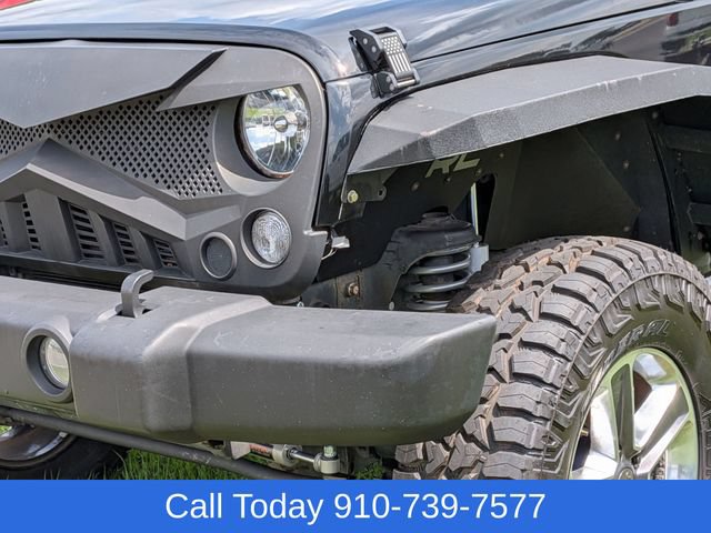 Used 2015 Jeep Wrangler Unlimited Rubicon w/ Dual Top Group AWD/4WD image 9