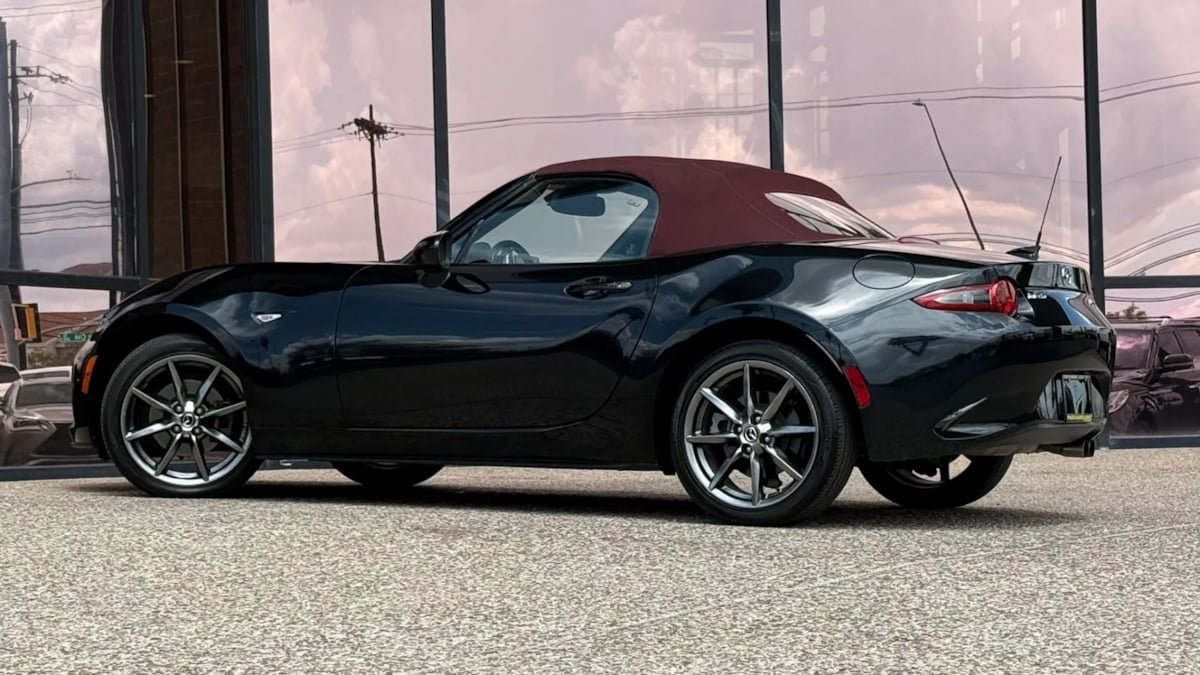 Used 2018 MAZDA MX-5 Miata Grand Touring RWD image 10