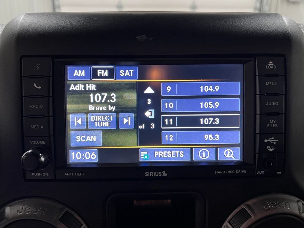 Used 2018 Jeep Wrangler Unlimited Sport w/ Connectivity Group AWD/4WD image 21