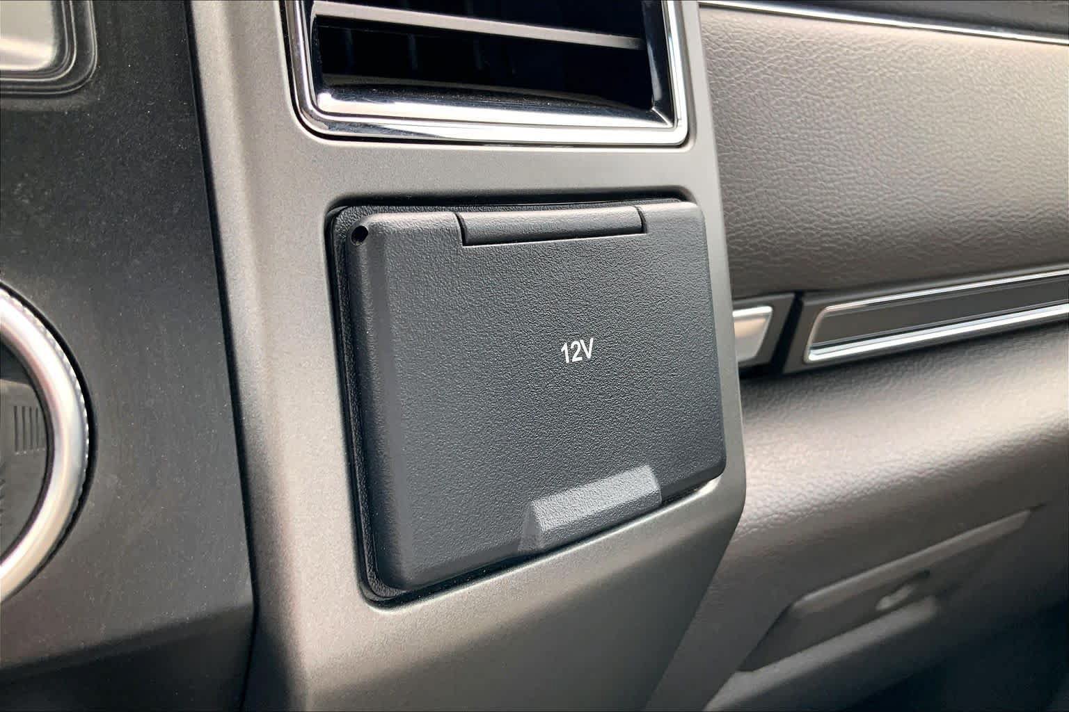 Used 2020 Ford Expedition XLT w/ Equipment Group 202A RWD image 29