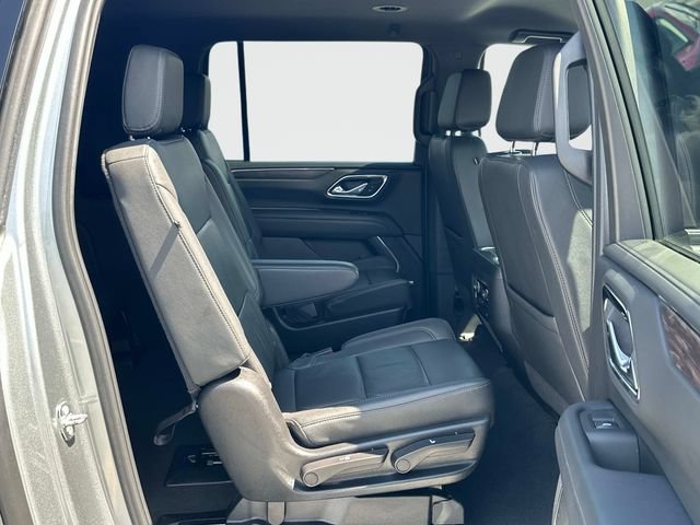 Used 2024 Chevrolet Suburban Z71 w/ Luxury Package AWD/4WD image 20