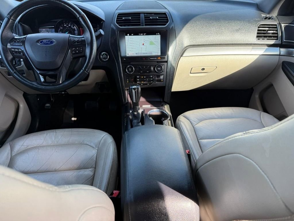 Used 2018 Ford Explorer XLT w/ Equipment Group 202A image 8