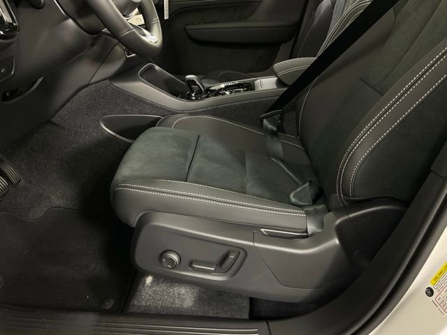 New 2026 Volvo XC40 B5 Ultra w/ Protection Package Premier image 30