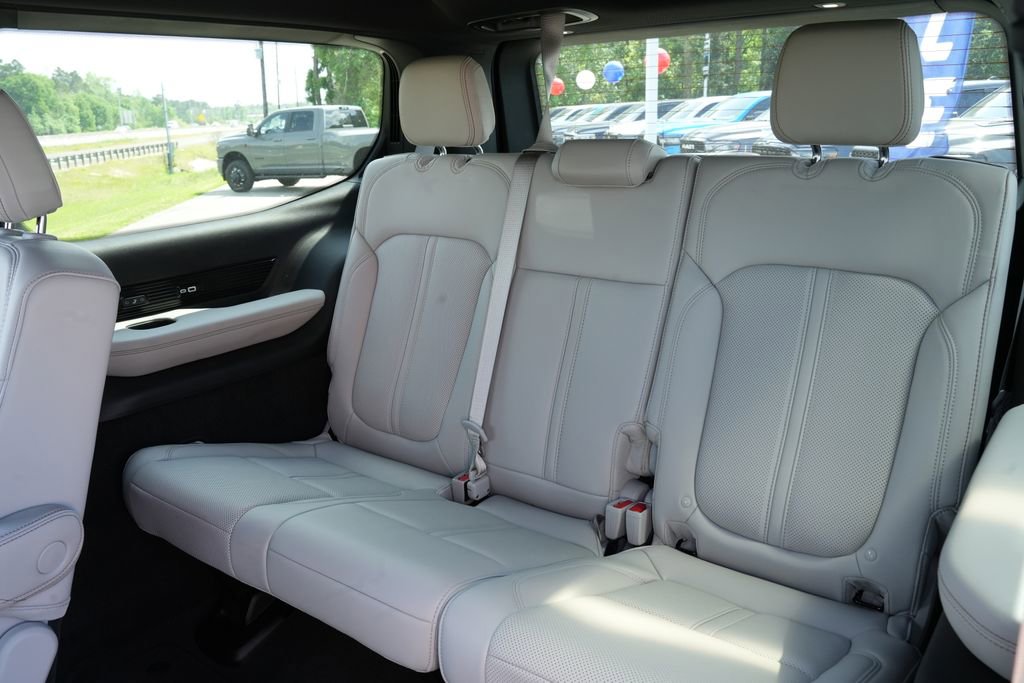 New 2026 Jeep Grand Wagoneer Summit image 19