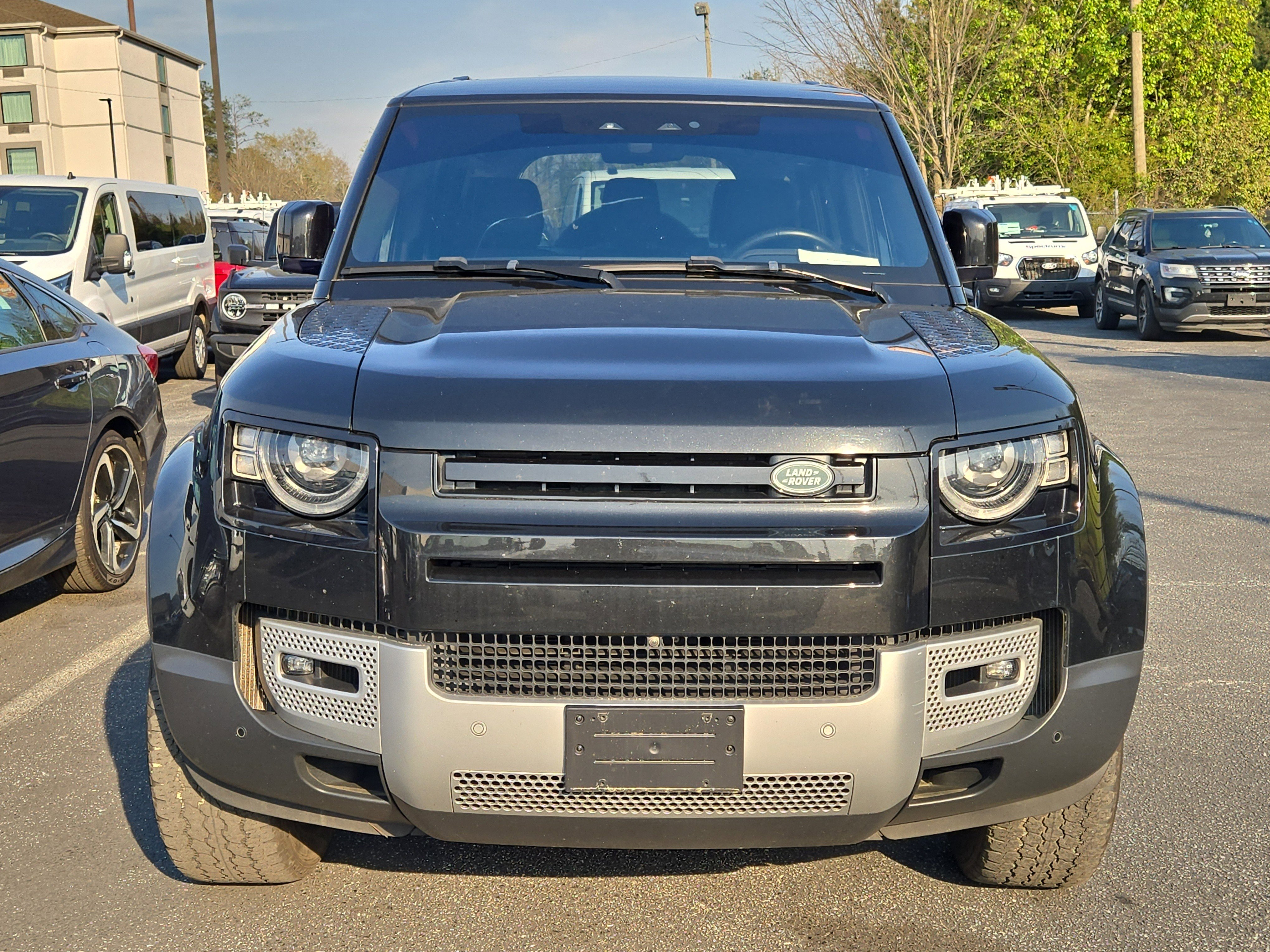 Used 2020 Land Rover Defender 110 SE image 2