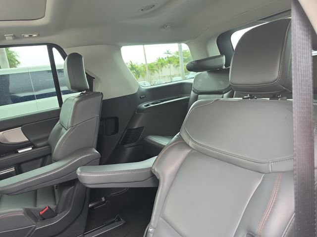 Used 2025 Ford Expedition Active image 11