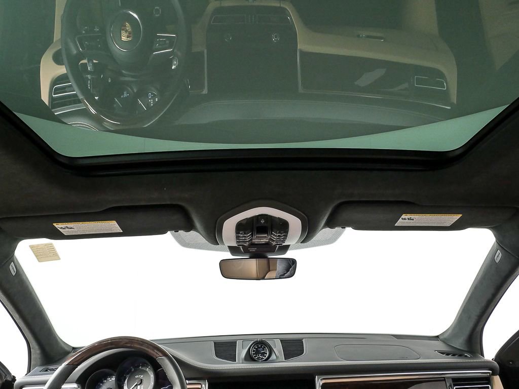 Certified 2025 Porsche Macan GTS image 20