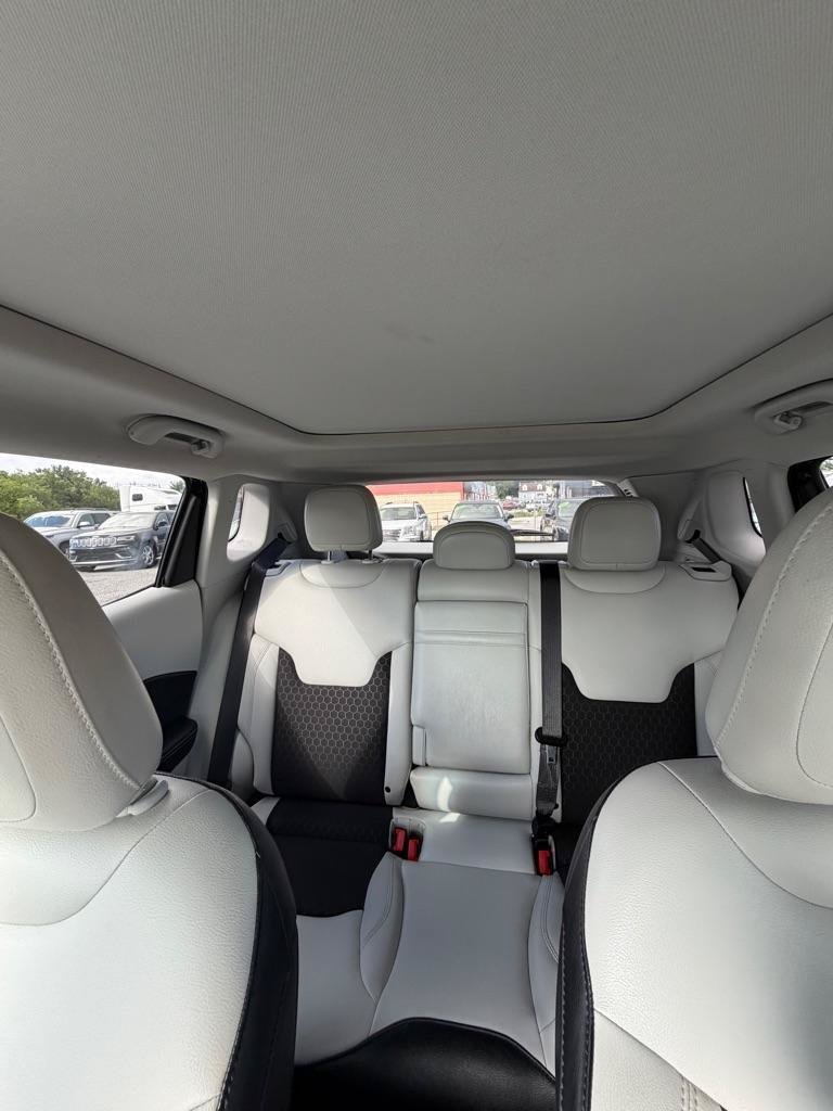 Used 2018 Jeep Compass Latitude w/ Popular Equipment Group AWD/4WD image 29