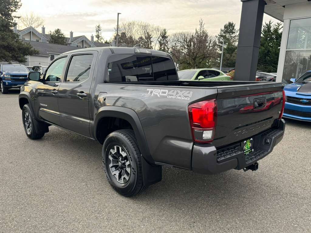 Used 2018 Toyota Tacoma TRD Off-Road w/ Technology Package image 23