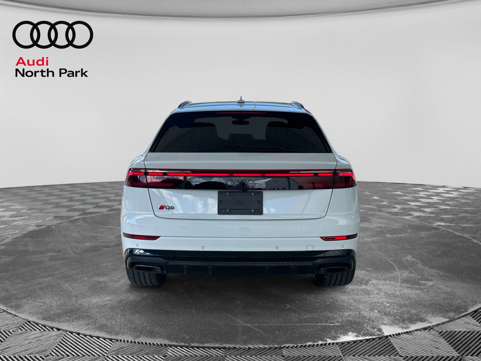 Used 2025 Audi Q8 Premium Plus AWD/4WD image 4
