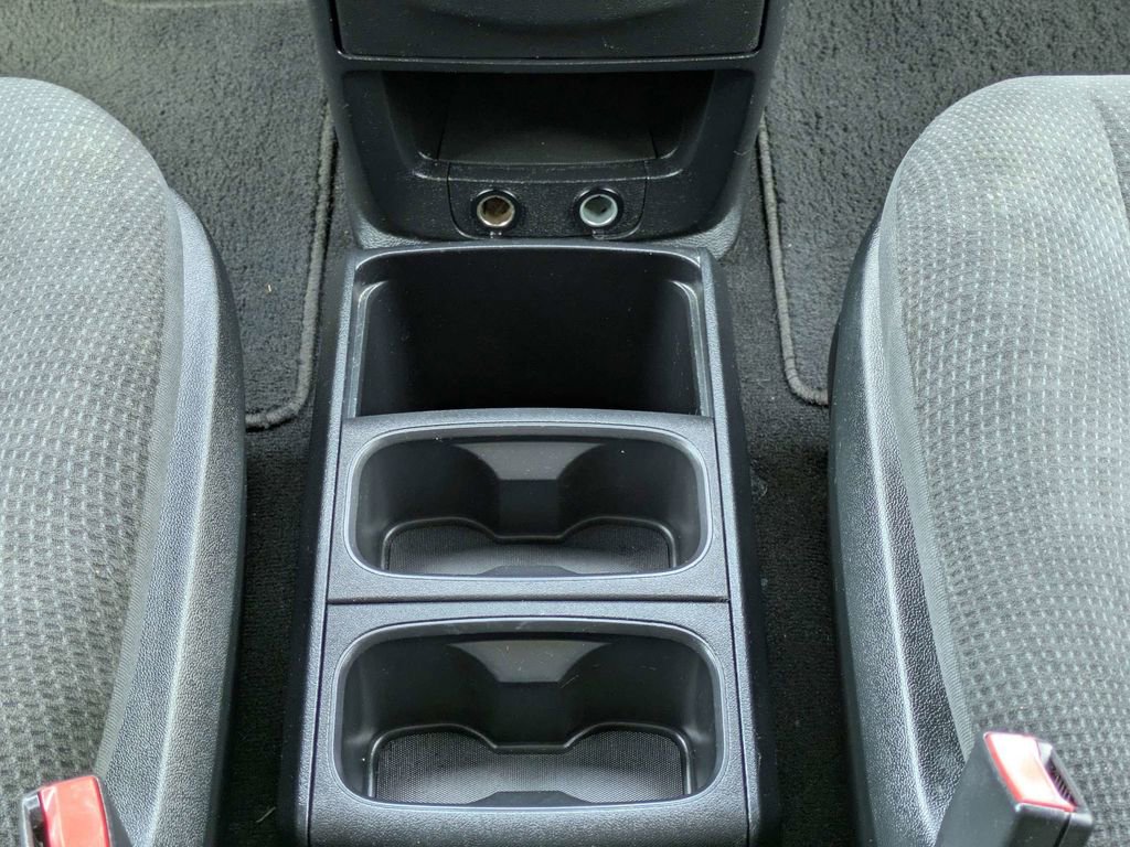 Used 2018 Dodge Grand Caravan SE image 18