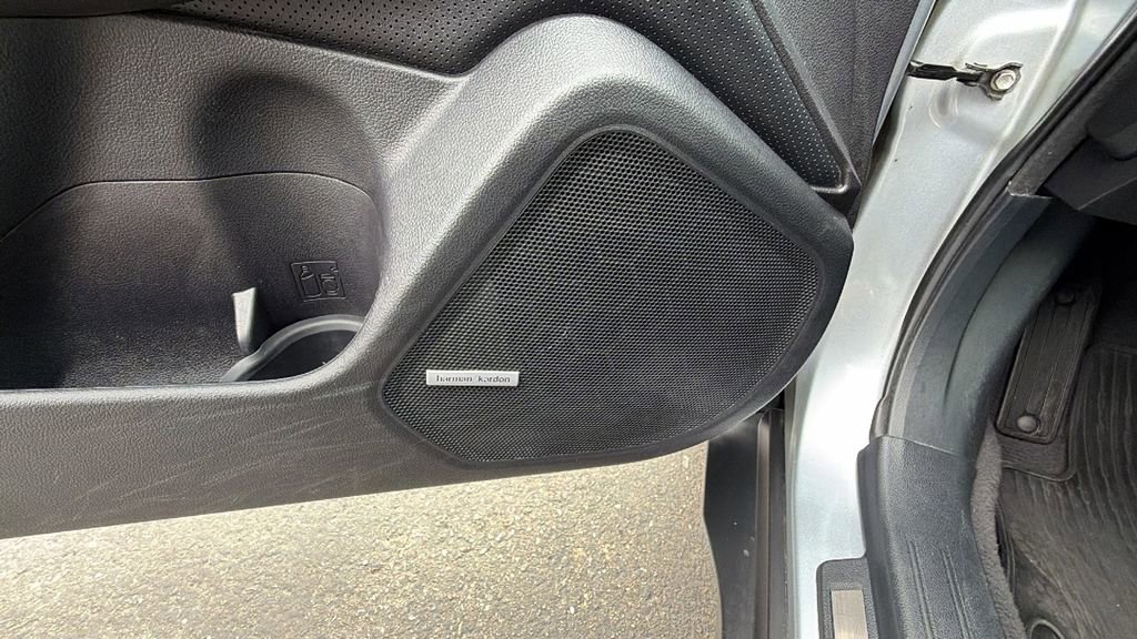 Used 2016 Subaru Outback 3.6R Limited image 21