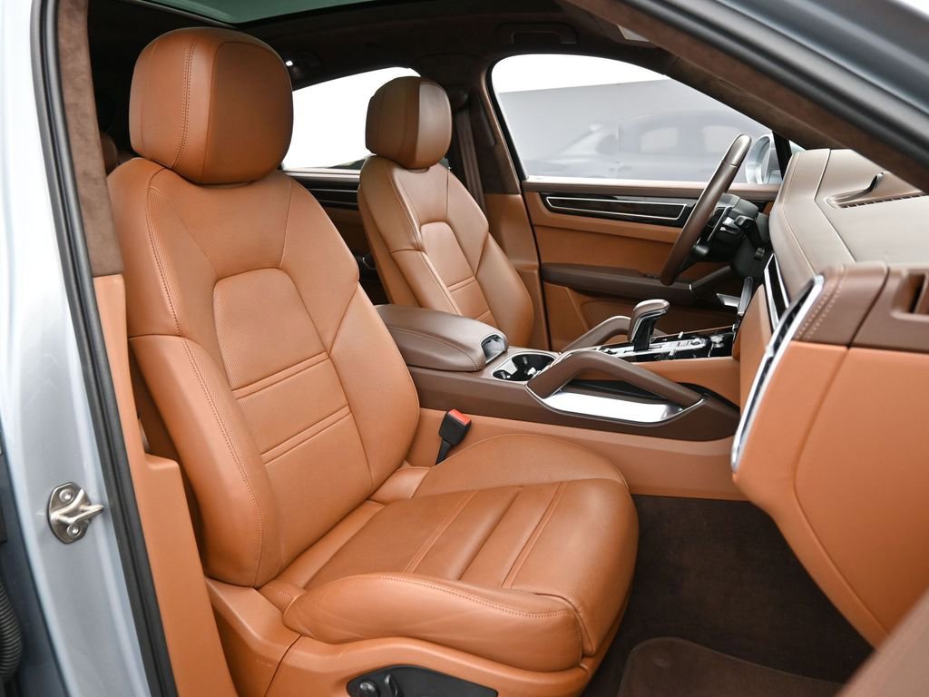 Certified 2023 Porsche Cayenne Turbo image 32