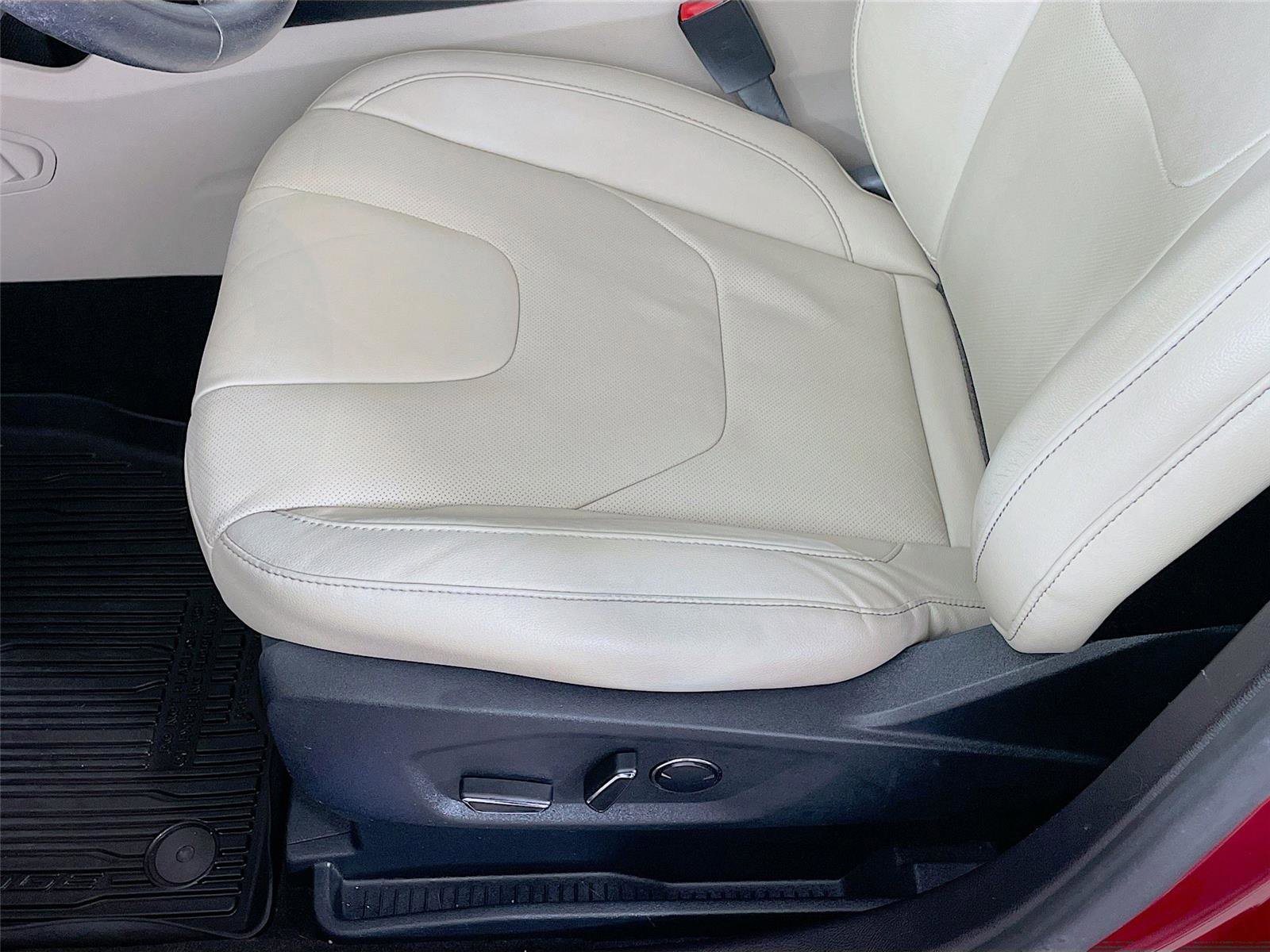 Used 2015 Ford Edge Titanium w/ Equipment Group 302A image 24