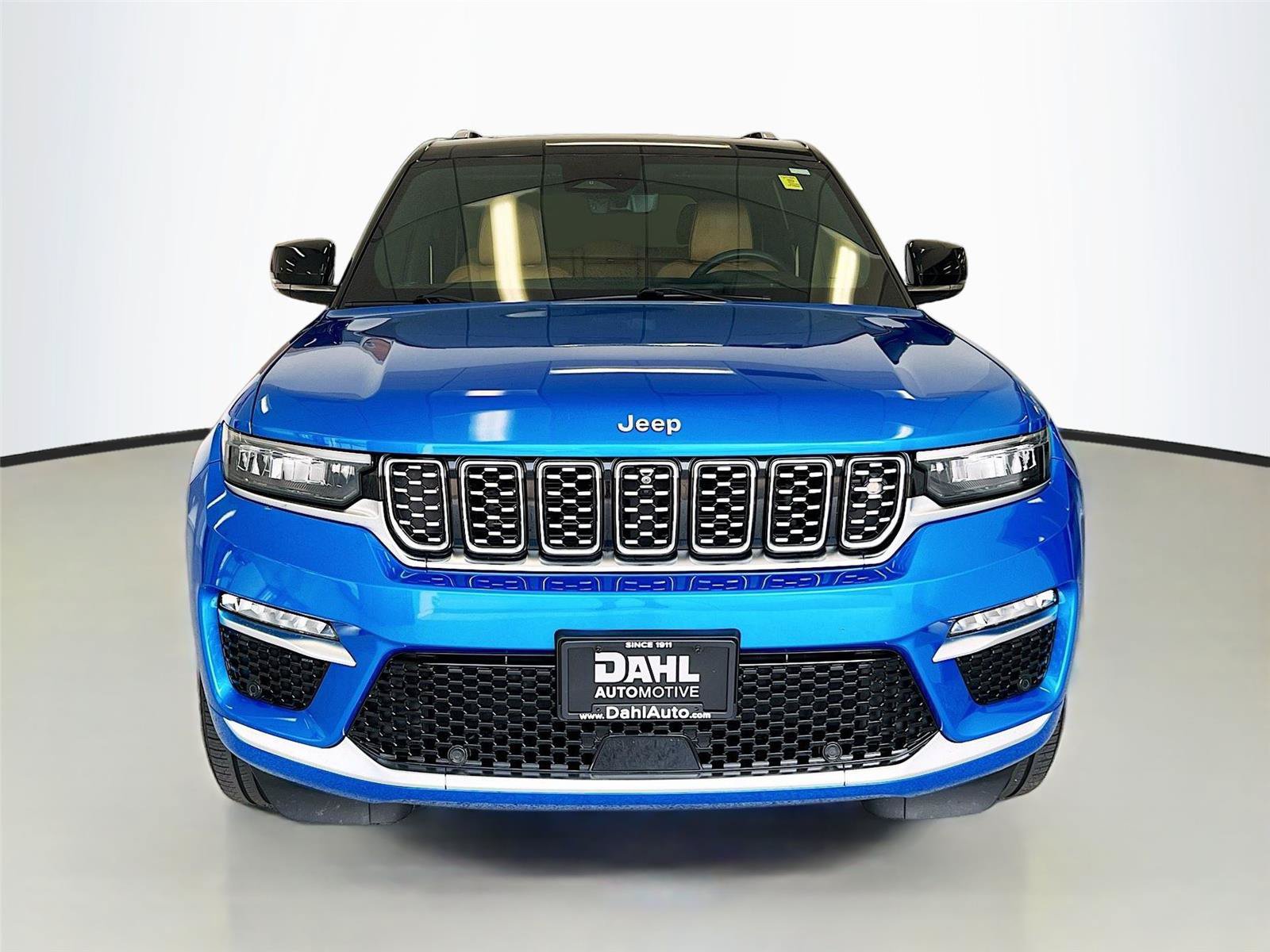 Used 2023 Jeep Grand Cherokee Summit w/ Adv Protech Group IV AWD/4WD image 3